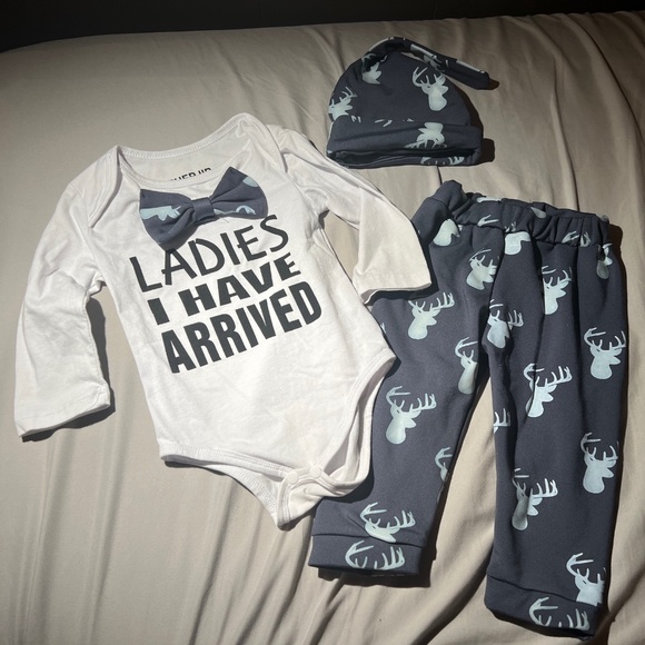 Deer Three Piece Set | Ladies Man | 3-6 Month | NWOT| Bow tie | Newborn Gift - Picture 1 of 5